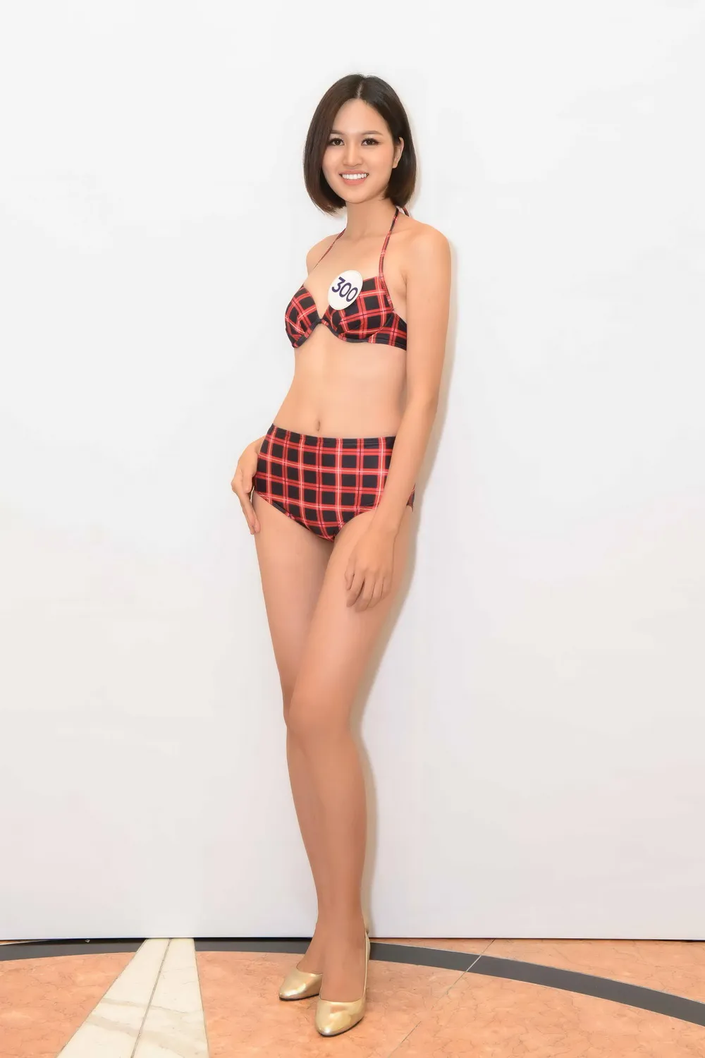 Người đẹp Hoa hậu Hoàn vũ VN phía Bắc nóng bỏng với bikini ảnh 14 Người đẹp Hoa hậu Hoàn vũ VN phía Bắc nóng bỏng với bikini ảnh 14
