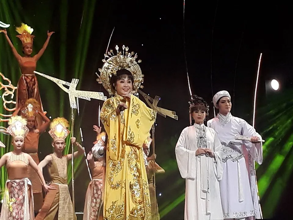 Hình ảnh TP.HCM trọng thể trao tặng danh hiệu NSND, NSƯT ảnh 23