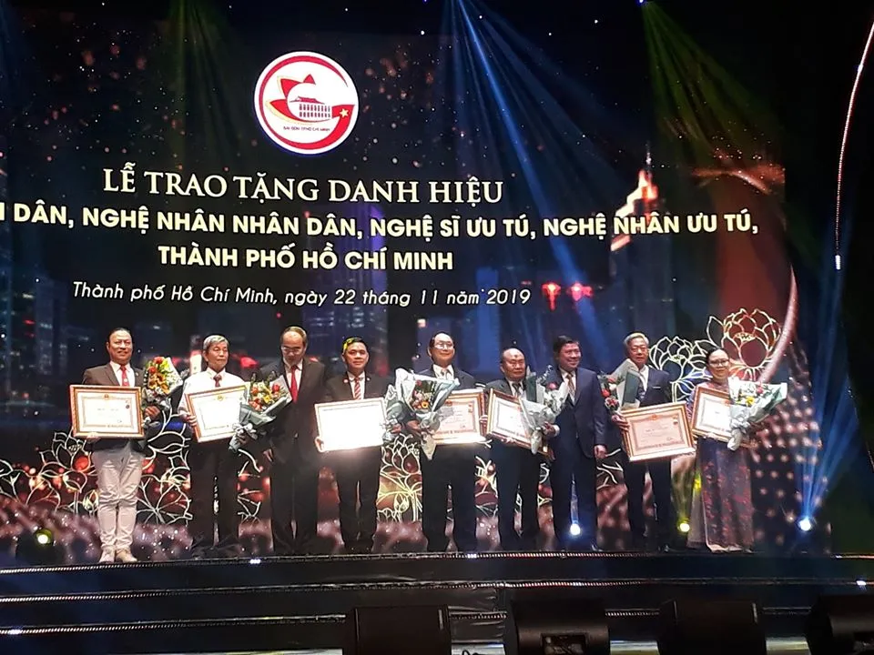 Hình ảnh TP.HCM trọng thể trao tặng danh hiệu NSND, NSƯT ảnh 21