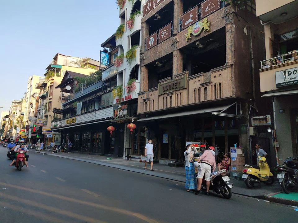 Phố Tây Bùi Viện ngày đầu tiên cấm bar, vũ trường, karaoke… ảnh 2
