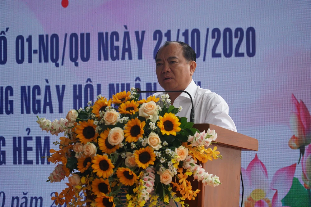 Ông Lê Văn Thành, Phó chủ tịch UBND quận 7, phát biểu tại hội nghị sơ kết 2 năm. Ảnh: HUỲNH THƠ