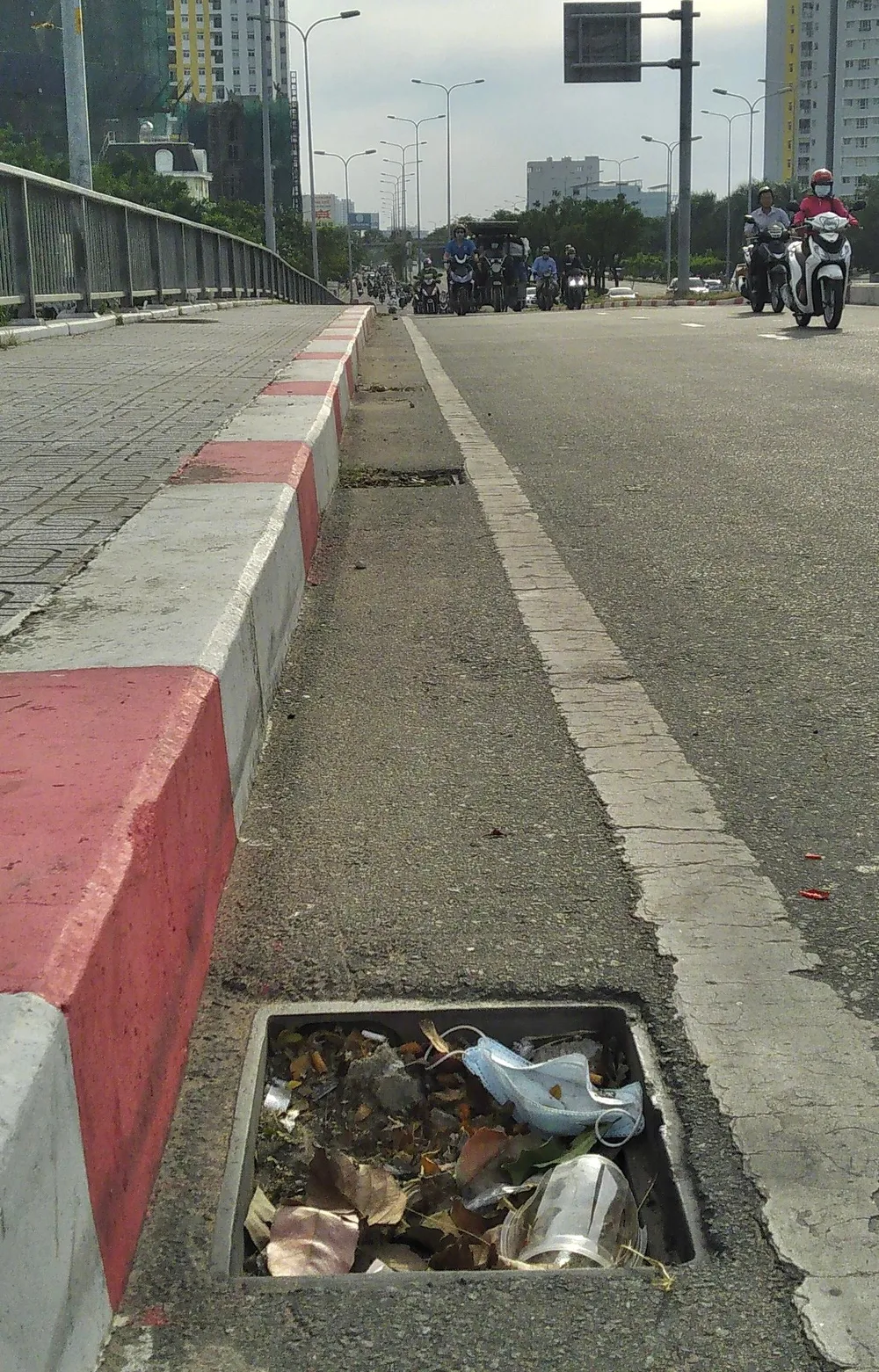 Ảnh được chụp bởi một bạn đọc có tên Thiên Thảo gửi về PLO