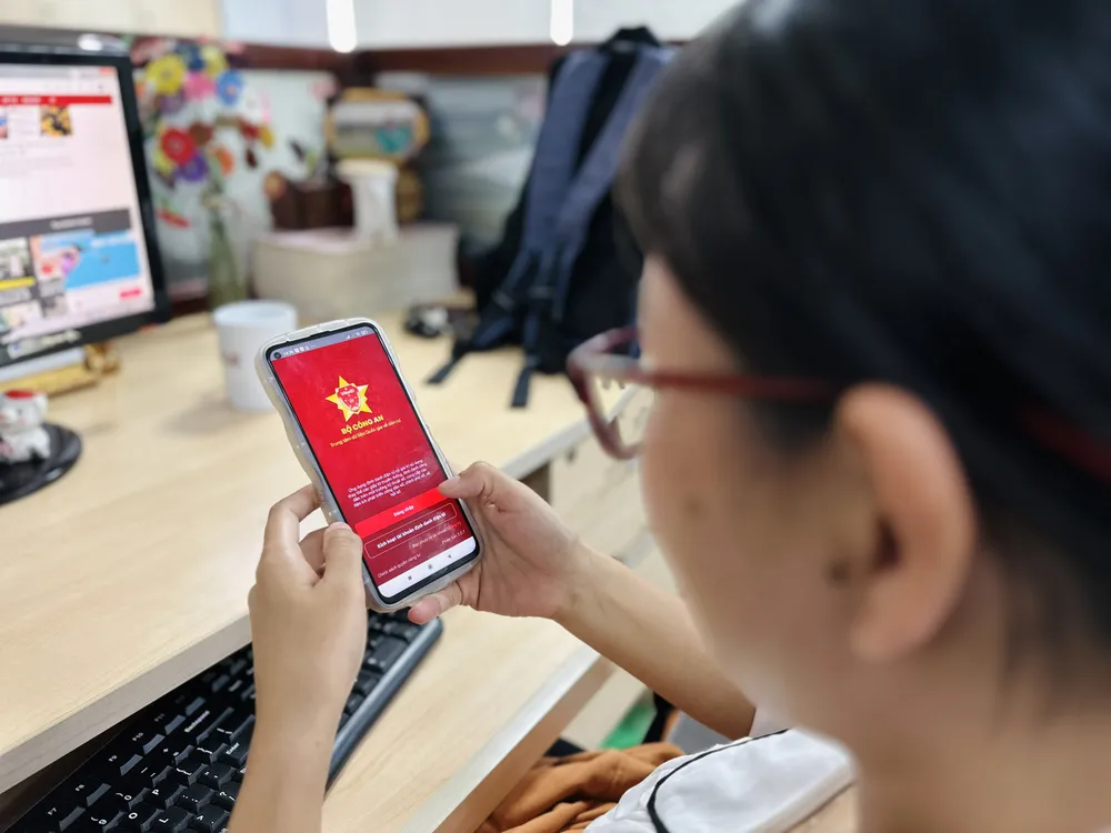 Hệ thống định danh và xác thực điện tử tự động ghi nhận và khóa tài khoản định danh điện tử trong một số trường hợp theo quy định. Ảnh: HUỲNH THƠ