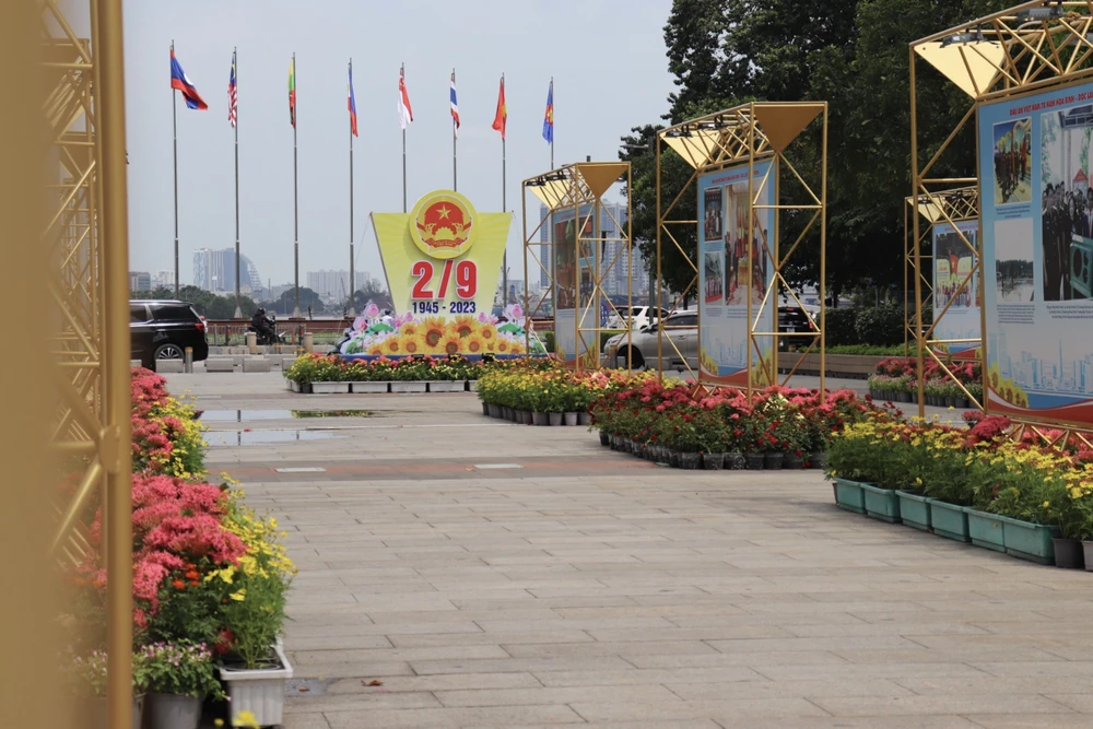 Một góc khác tại phố đi bộ Nguyễn Huệ. Ảnh: HUỲNH THƠ