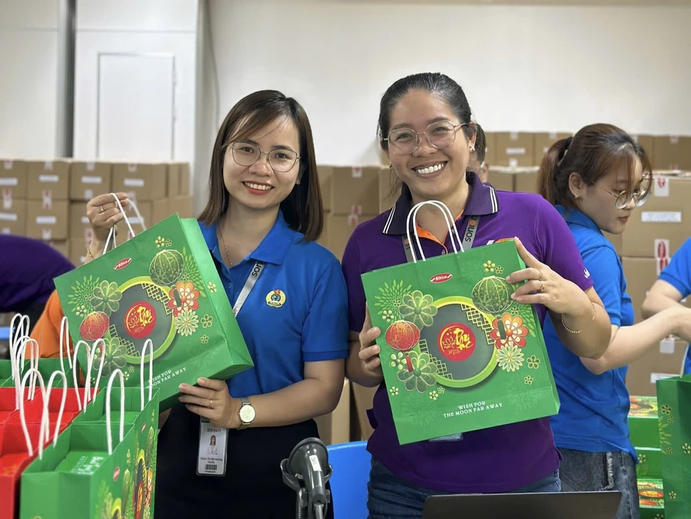 Trung thu ấm áp.jpeg