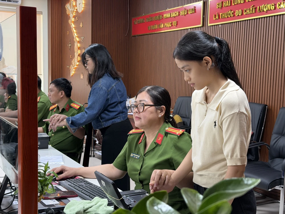 Thẻ căn cước.jpeg