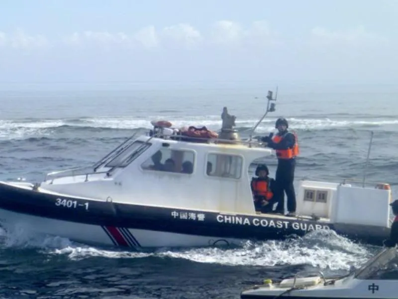 Tàu hải cảnh Trung Quốc tại bãi cạn Scarborough vốn thuộc quyền kiểm soát của Philippines trước khi bị Trung Quốc chiếm năm 2012.