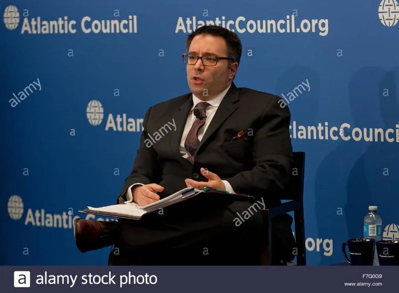 Nhà phân tích Harry J. Kazianis nhận định Trung Quốc sẽ lợi dụng sự kiện bầu cử Mỹ để khuấy động biển Đông. 