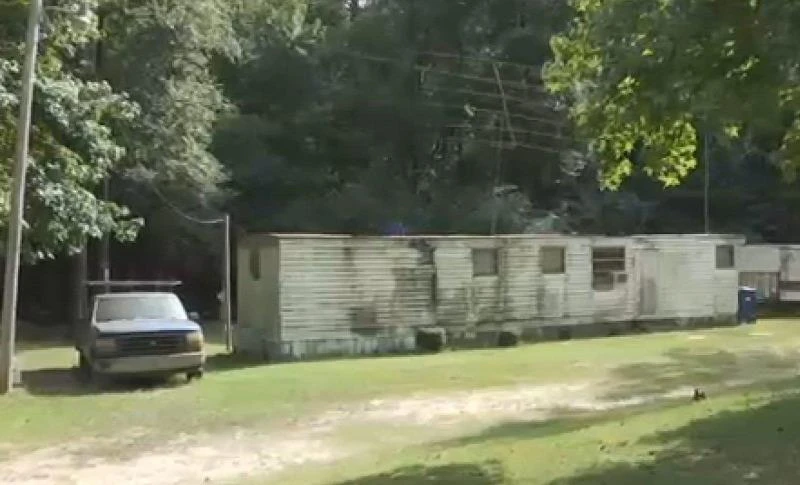 Căn nhà di động của ông cụ Nathanial Johnson, nơi ông treo chết tên trộm. 