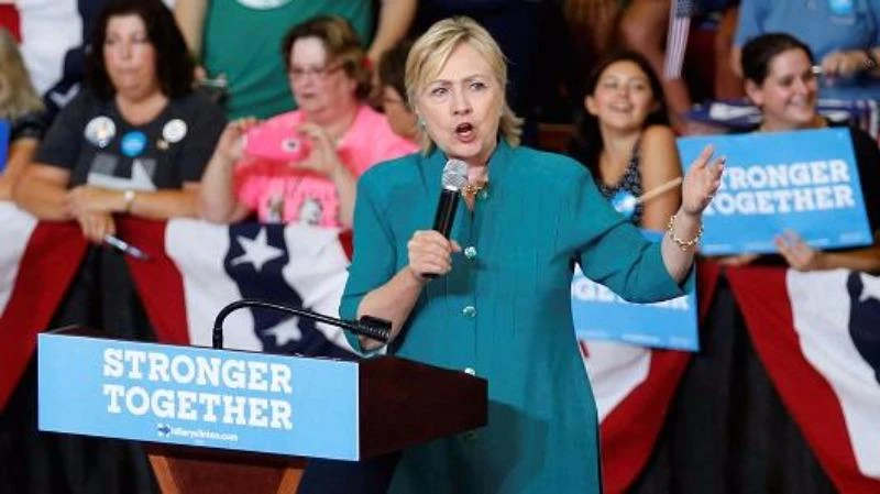 “Ông Trump đã đi quá giới hạn.”- bà Clinton phát biểu tại TP Des Moines (bang Iowa) ngày 10-8.