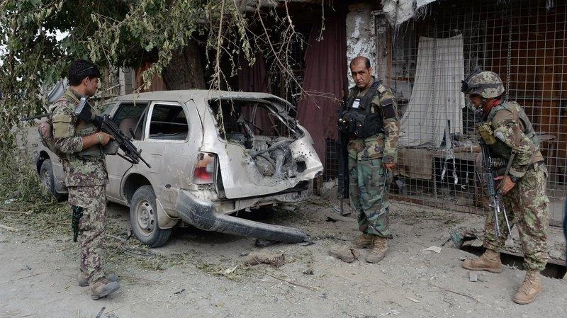 Một chiếc xe bị không kích phá hủy tại tỉnh Nangarhar (Afghanistan) ngày 26-7. 