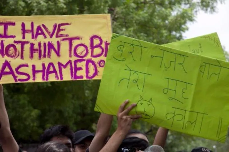 Biểu tình tại Ấn Độ phản đối đổ lỗi cách ăn mặc của phụ nữ là nguyên nhân dẫn tới cưỡng hiếp. 