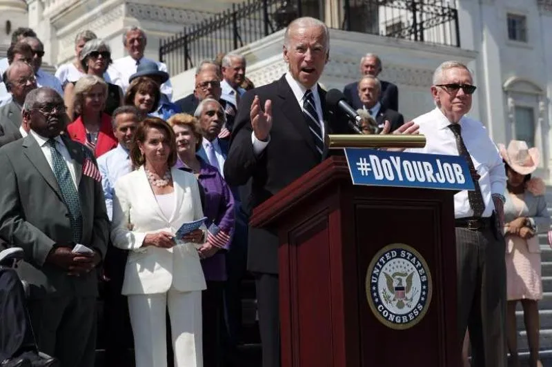 Phó Tổng thống Joe Biden có thể là một lựa chọn thay thế trong trường hợp bà Clinton phải từ bỏ cuộc đua.