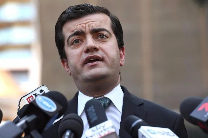 Thượng nghị sĩ Sam Dastyari bị cáo buộc nhận tiền của Trung Quốc để làm loa tuyên truyền cho Trung Quốc. 