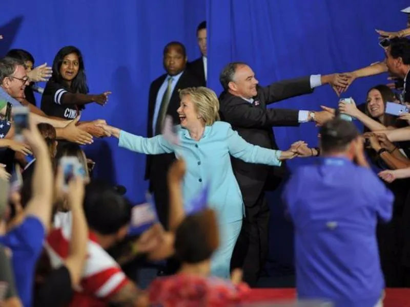 Cặp đôi Hillary Clinton và Tim Kaine đều được thông báo đảm bảo sức khỏe đảm nhiệm công việc tổng thống và phó tổng thống. 