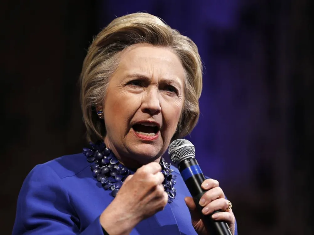 Bà Clinton cần tiếp tục giữ thế tấn công ông Trump trong các cuộc tranh luận sắp tới. 