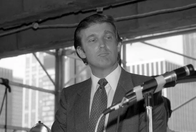 Ông Trump đầu thập niên 1980, khẳng định mình không sàm sỡ phụ nữ. 