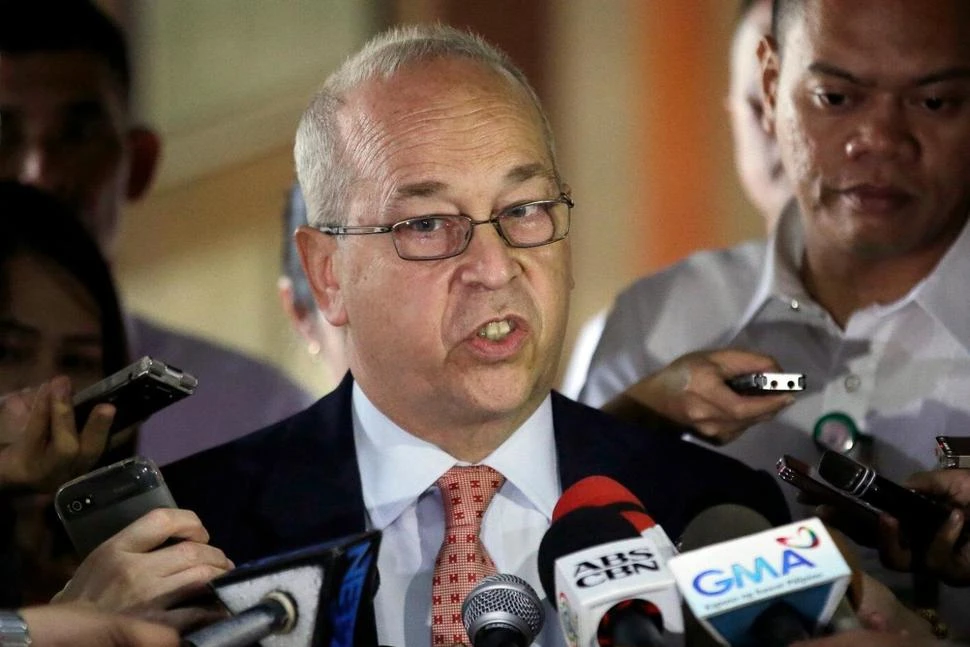 Trợ lý Ngoại trưởng Mỹ phụ trách khu vực Đông Á và Thái Bình Dương Daniel Russel trong cuộc họp báo tại Manila (Philippines) ngày 24-10.