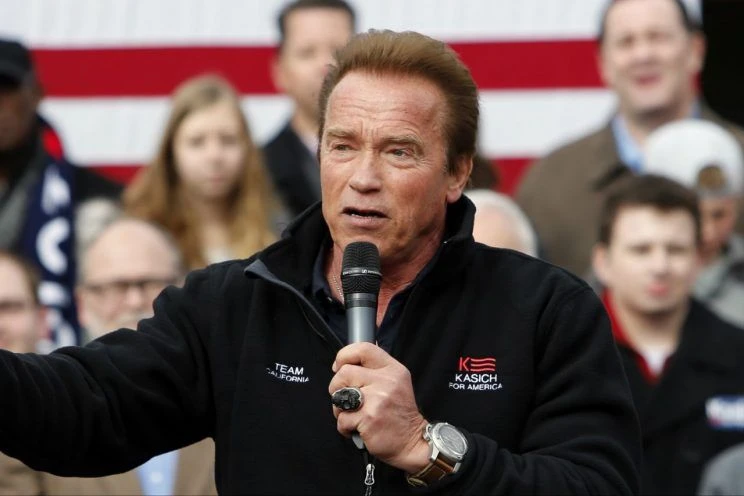 Nam diễn viên nổi tiếng Arnold Schwarzenegger nói nếu sinh ra ở Mỹ ông sẽ tranh cử tổng thống cạnh tranh ông Trump. 