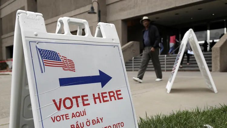Một điểm bầu cử ở hạt Santa Clara (bang California). 
