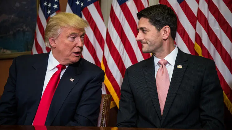 Chủ tịch Hạ viện Paul Ryan (phải) và ông Trump gặp nhau hòa giải ngày 10-11.