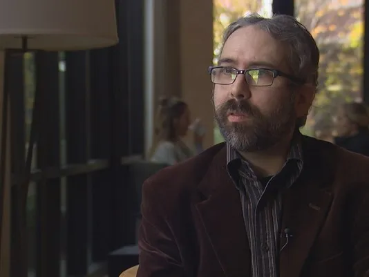 Hai đại cử tri vận động các cử tri đoàn 'lật kèo' Trump ảnh 1 Đại cử tri Dân chủ P. Bret Chiafalo đang tích cực vận động Đại cử tri đoàn ngăn chặn ông Trump.