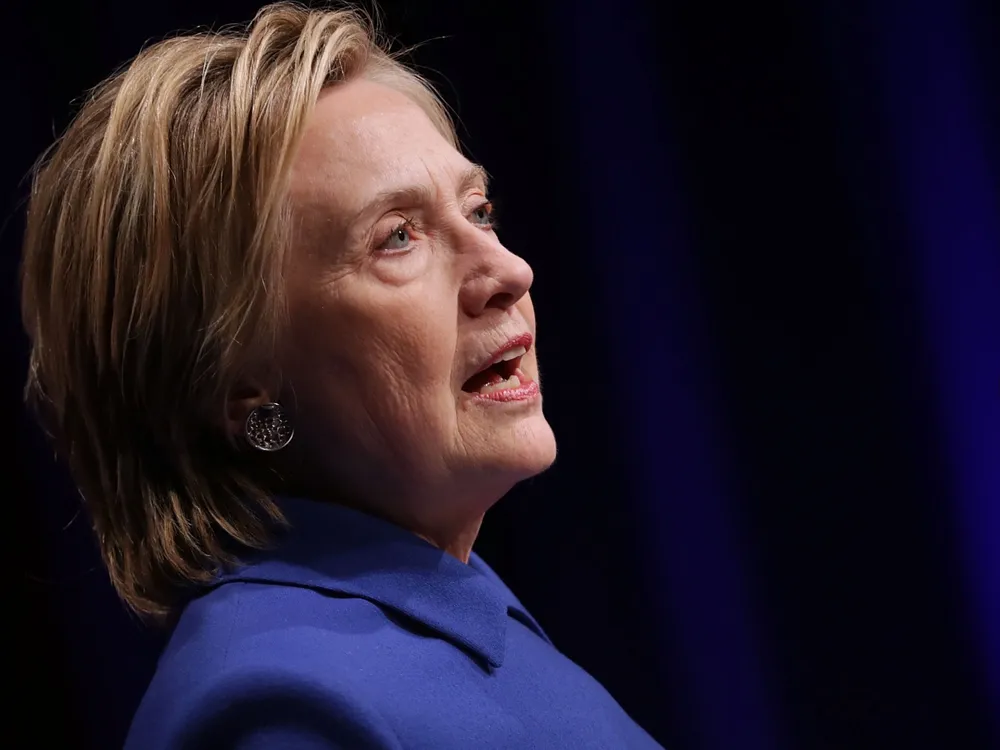 Bà Clinton thừa nhận đang cố gắng lấy lại tinh thần sau thất bại. 