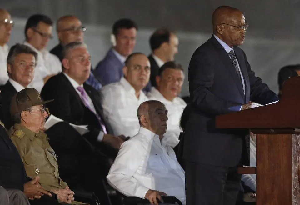 Tổng thống Nam Phi Jacob Zuma phát biểu tại lễ tiễn đưa Chủ tịch Fidel Castro tại Quảng trường Cách mạng ở Havana tối 29-11.
