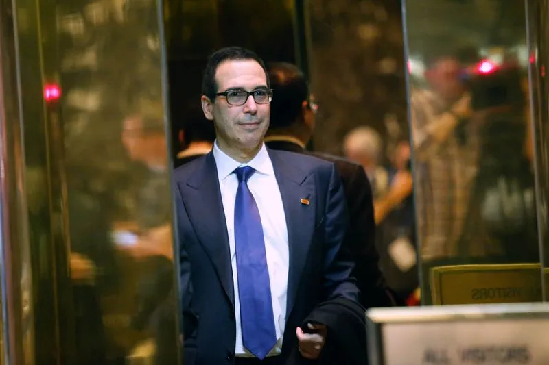 Ông Steven Mnuchin tại cao ốc Trump Tower ngày 17-11. 