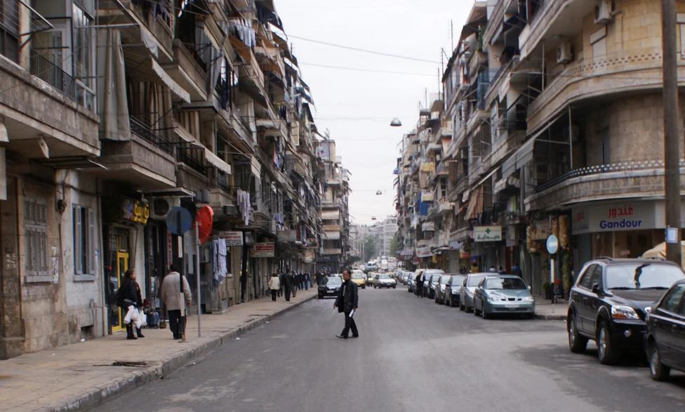 Người dân trên đường phố Aleppo yên bình ngày 12-12-2009. 