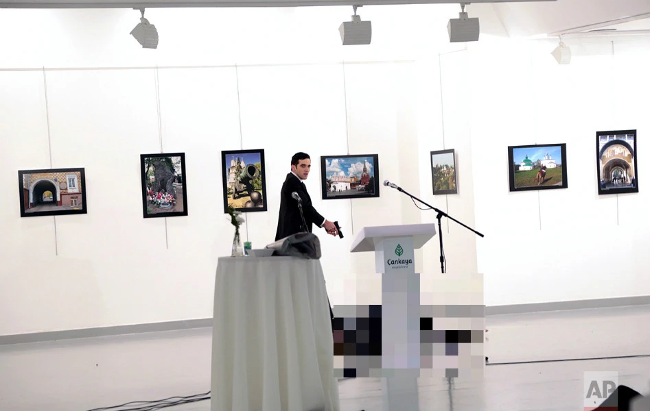 Lời kể của nhà báo tận mắt thấy Đại sứ Nga bị ám sát ảnh 5