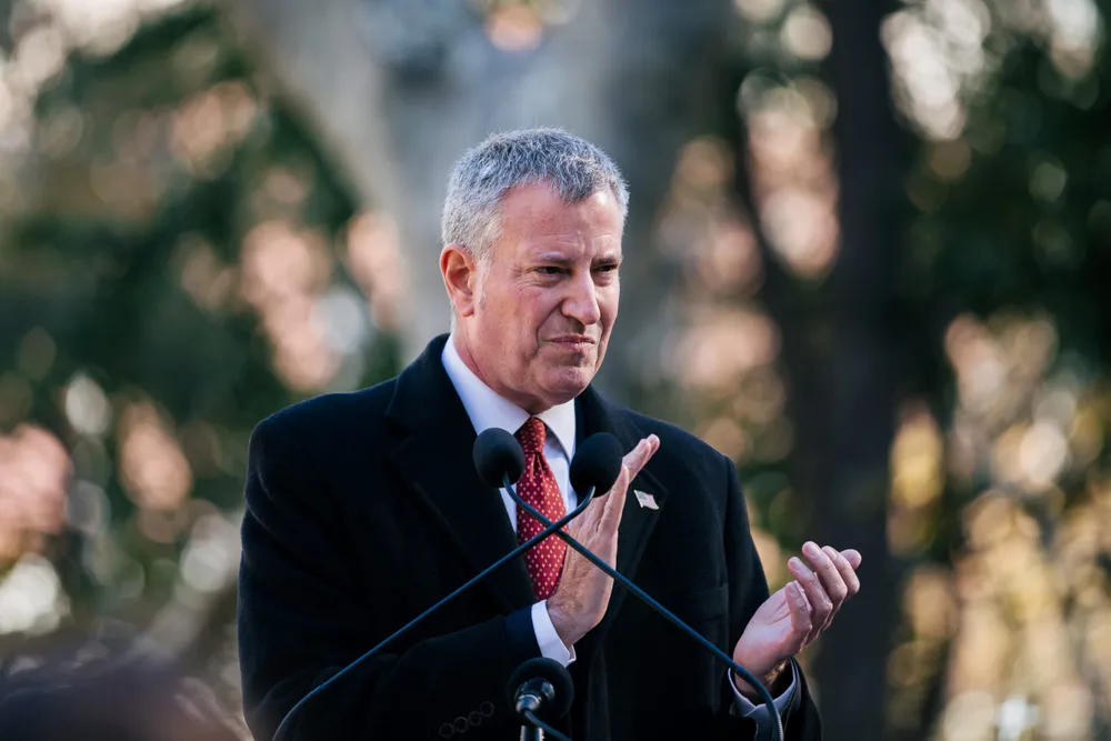 Thị trưởng New York Bill de Blasio từng ủng hộ bà Clinton trong cuộc đua tổng thống. Ảnh: EPA