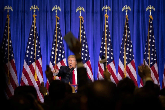 Tổng thống đắc cử Donald Trump họp báo tại cao ốc Trump Tower ở Manhattan (New York, Mỹ) ngày 11-1. Ảnh: NEW YORK TIMES