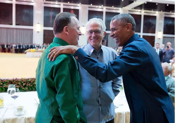 Tổng thống Obama cười nói với Thủ tướng New Zealand John Key và Thủ tướng Úc Malcolm Turnbull tại Lào tháng 9-2016. Ảnh: PETE SOUZA
