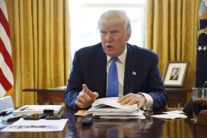 Tổng thống Trump trả lời phỏng vấn độc quyền Reuters tại Nhà Trắng ngày 23-2. Ảnh: REUTERS