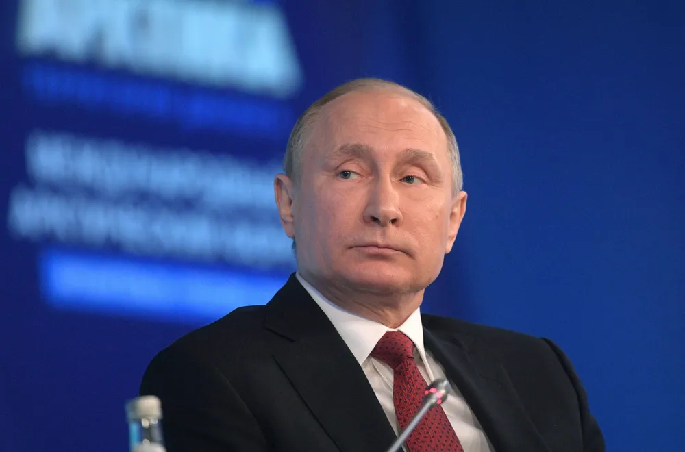 Tổng thống Nga Putin tại diễn đàn quốc tế “Bắc cực: Lãnh thổ của đối thoại” tại TP Arkhangelsk (Nga) ngày 30-3. Ảnh: EPA