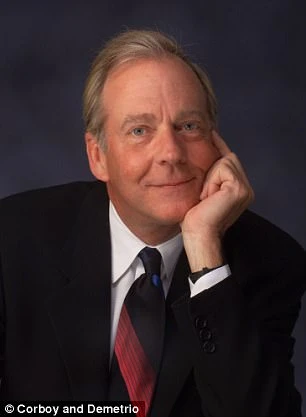 Luật sư Thomas Demetio do ông Dao thuê để kiện hãng United Airlines. Ảnh: DAILY MAIL