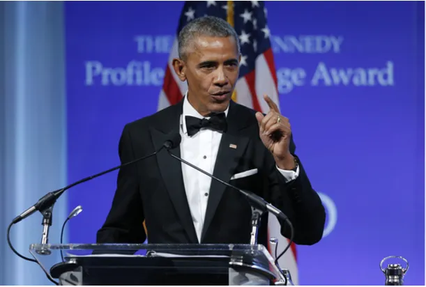 Cựu Tổng thống Obama kêu gọi Quốc hội dũng cảm bảo vệ Obamacare. Ảnh: AP