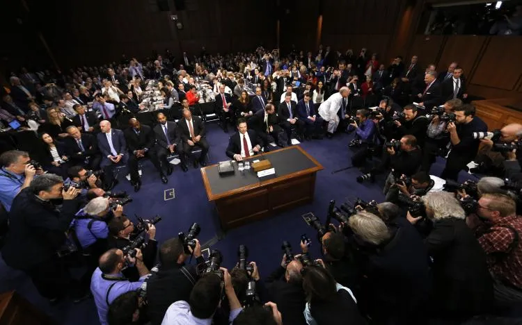 Cựu Giám đốc FBI James Comey tại cuộc điều trần trước Ủy ban Tình báo Thượng viện Mỹ ngày 8-6. Ảnh: REUTERS