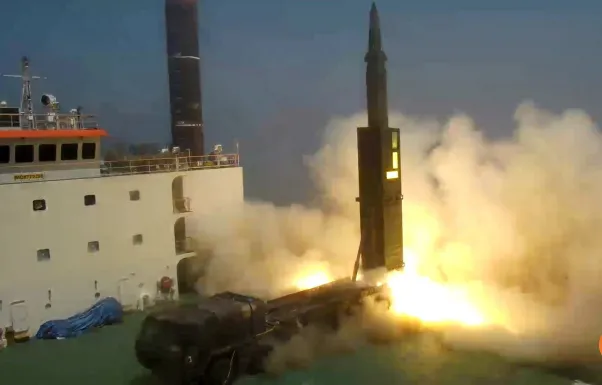 Liên quân Mỹ-Hàn phóng tên lửa trả đũa Triều Tiên. Ảnh: SCMP