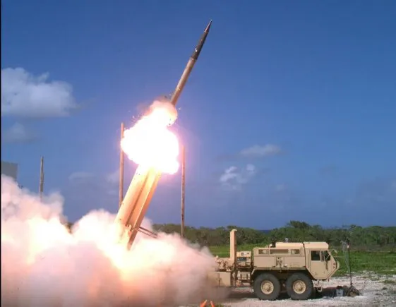 Tên lửa THAAD của Mỹ trong một lần thử. Ảnh: ARMY