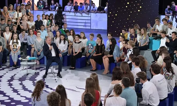 Nhiều học sinh nói xem ông Putin là hình mẫu của mình. Ảnh: TASS