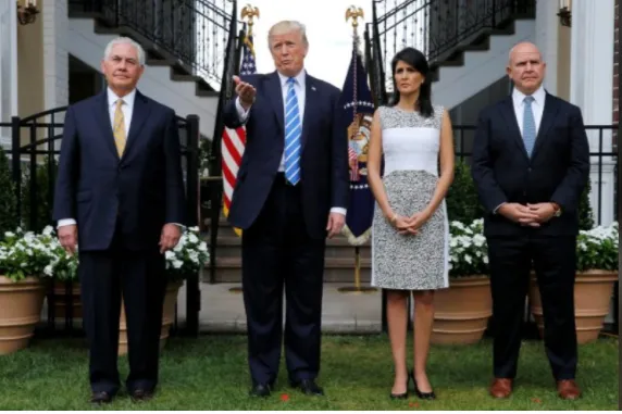 Từ trái sang: Ngoại trưởng Rex Tillerson, Tổng thống Donald Trump, đại sứ Mỹ tại LHQ Nikki Haley, Cố vấn An ninh Quốc gia H.R. McMaster họp báo sau cuộc họp ở New Jersey (Mỹ) ngày 11-8. Ảnh: REUTERS