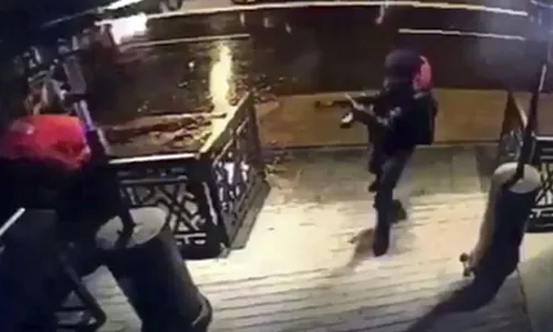 Xả súng hộp đêm Reina làm 39 người chết. Ảnh: HABERTURK