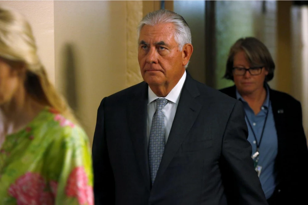 Ngoại trưởng Mỹ Rex Tillerson sau buổi điều trần kín trước Thượng viện ngày 6-9. Ảnh: REUTERS