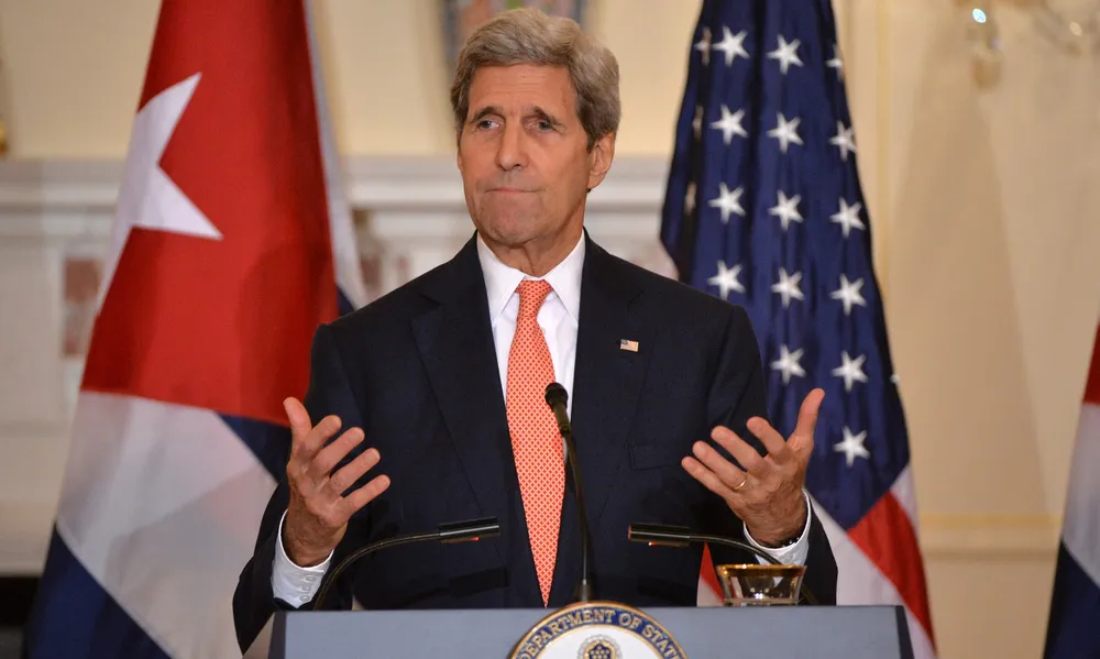 Ông John Kerry, Ngoại trưởng Mỹ dưới thời Obama từng có hàng trăm giờ đối thoại với người đồng cấp Iran trong hơn 20 tháng về thỏa thuận hạt nhân Iran. Ảnh: GUARDIAN