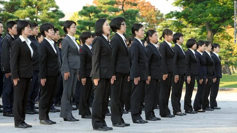 Đội nữ cảnh sát trong trang phục vest đen này sẽ bảo vệ an ninh khi bà Trump sang Nhật. Ảnh: CNN