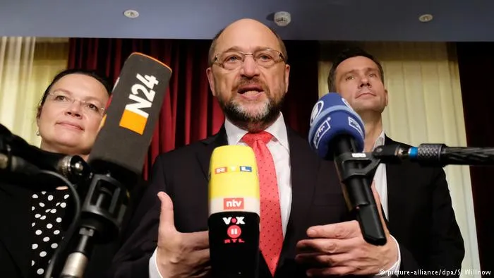 Lãnh đạo đảng SPD Schulz khẳng định không liên minh với Thủ tướng Merkel. Ảnh: DPA