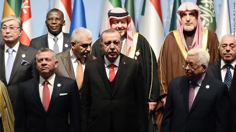 Các lãnh đạo Hồi giáo tại hội nghị bất thường của Tổ chức Hợp Tác Hồi giáo (OIC) ở Istanbul (Thổ Nhĩ Kỳ) ngày 13-12. Ảnh: REUTERS