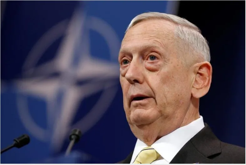 Bộ trưởng Quốc phòng Mỹ James Mattis trong một cuộc họp báo tại trụ sở NATO hồi tháng 2, vừa nhận định tên lửa ICBM của Triều Tiên chưa đủ sức đe dọa Mỹ. Ảnh: REUTERS